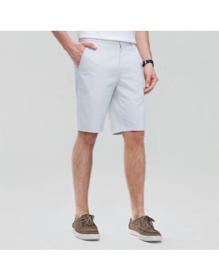 Giordano Men's Slim Tapered Hidden Comfort Bermuda Shorts 01106202 in Moonlight Snow, featuring cotton-spandex twill fabric, a low-rise waist, and slim tapered fit.