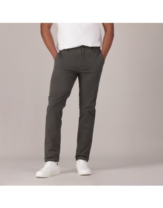 Levi's® Men's XX Chino Standard III Taper Pants A6948-0014 in Green, made from stretch cotton with a regular fit through the seat and thigh and a tapered leg.
